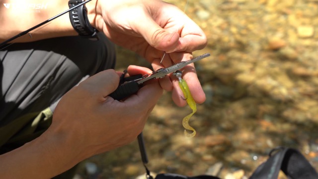 THKFISH Mochila de Pesca con Soporte para Caña, Kit de Herramientas de Pesca, Bolsa Resistente al Agua con Kit de Señuelos, Caja de Pesca y Juego de Alicates para Hombre y Mujer (Negro-87 Piezas) miniatura 7