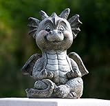 Die Figur besteht aus dem stabilen Material Polyresin