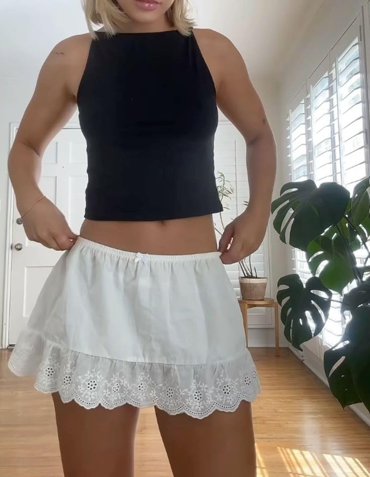 Women Y2k Lace Mini Skirt Boho Low Waist Floral Eyelet Short Aline Skirt Cute Ruffle Hem Concert Beach Skirt3