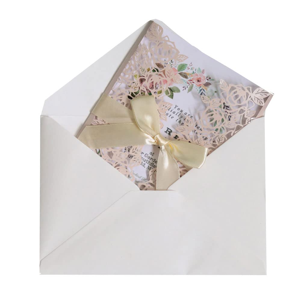 Cartes d'invitation de mariage découpées au laser or pour célébrer votre amour unique