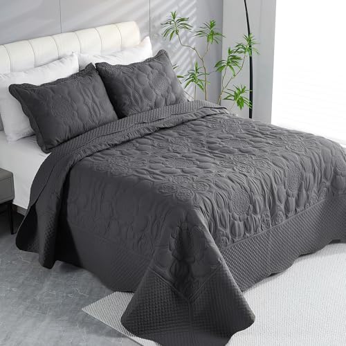 Image of EVENHUG Oversized King Quilt California King Size Lightweight Bedding Set Reversible Bedspread Coverlets for All Seasons 3 Piece (Dark Grey 120 inchx120 inch)