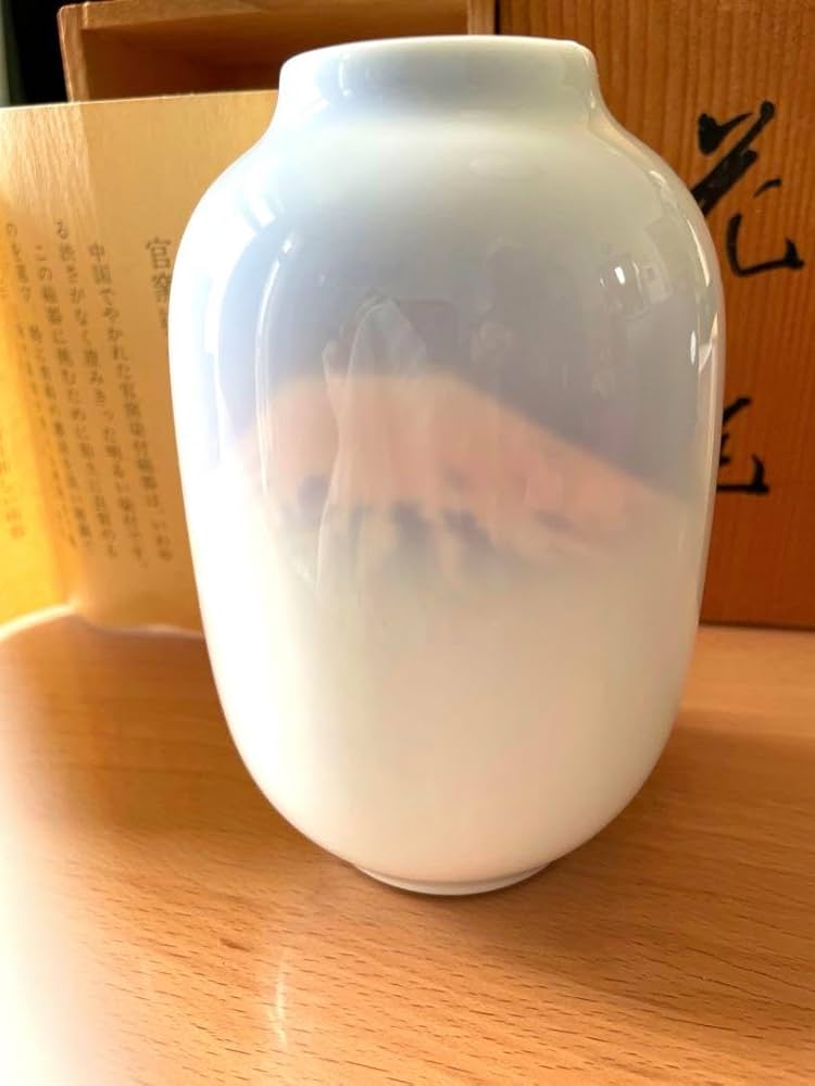 叙勲記念品 官窯染付 花瓶 富士山 宮内庁御用達 皇室紋章 花台 Amazon.co.jp: 官窯染付 深川製磁 富士 花器 花瓶 宮内庁御用達