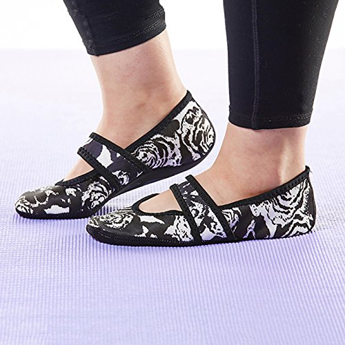 Women's Betsy Lou Fuzzies Slipper, Black/White Roses, Small4