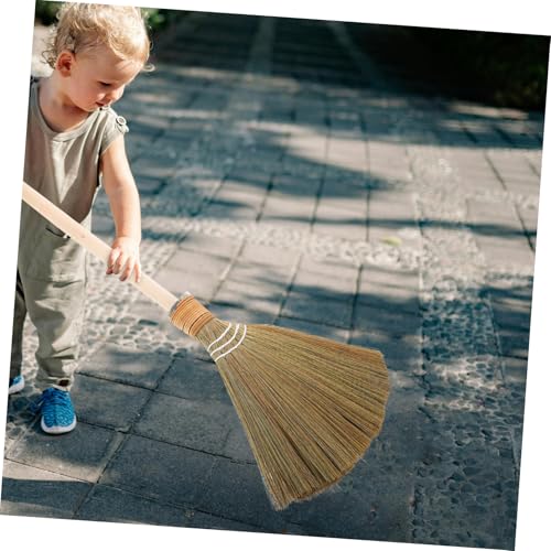 DIKACA Kleiner Kinderbesen aus Stroh Handgefertigt für Wohnzimmer und Rustikales Design mit Weichen Bambusborsten Fördert Sauberkeit und Verantwortungsbewusstsein – Bild 8