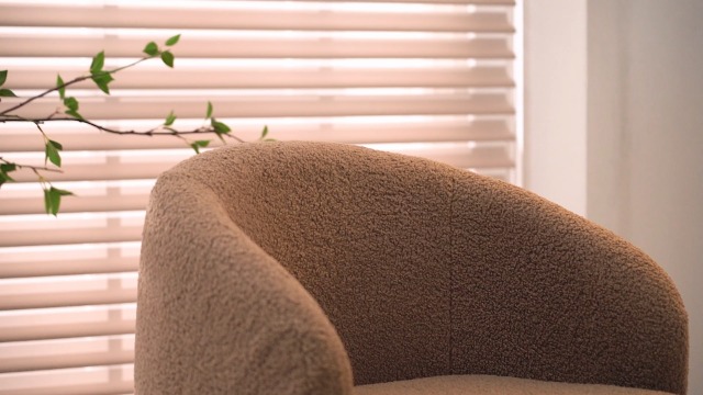 Sillón giratorio peluche blanco moderno miniatura 6