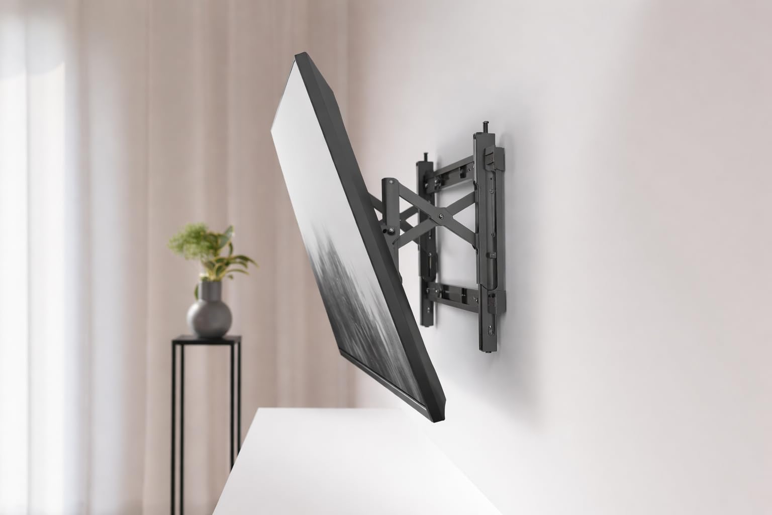 Multibrackets Push-Out600 Soporte de Pared inclinable Universal 43″-86″, VESA hasta 600×400, Sistema Push-out Extensible 15 cm, Ajuste Fino y Lateral, hasta 60 kg.