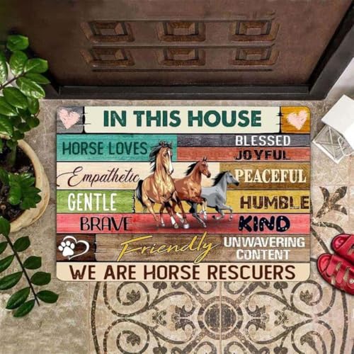 ���փ}�b�g ���̉Ƃł͎������͔n�̂悤�ɖʔ��� 50×80cm doormat In This House We Are Horse Funny