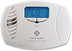 FIRST ALERT CO615 Dual-Power Plug-In Carbon Monoxide Detector with Battery Backup and Digital Display, White