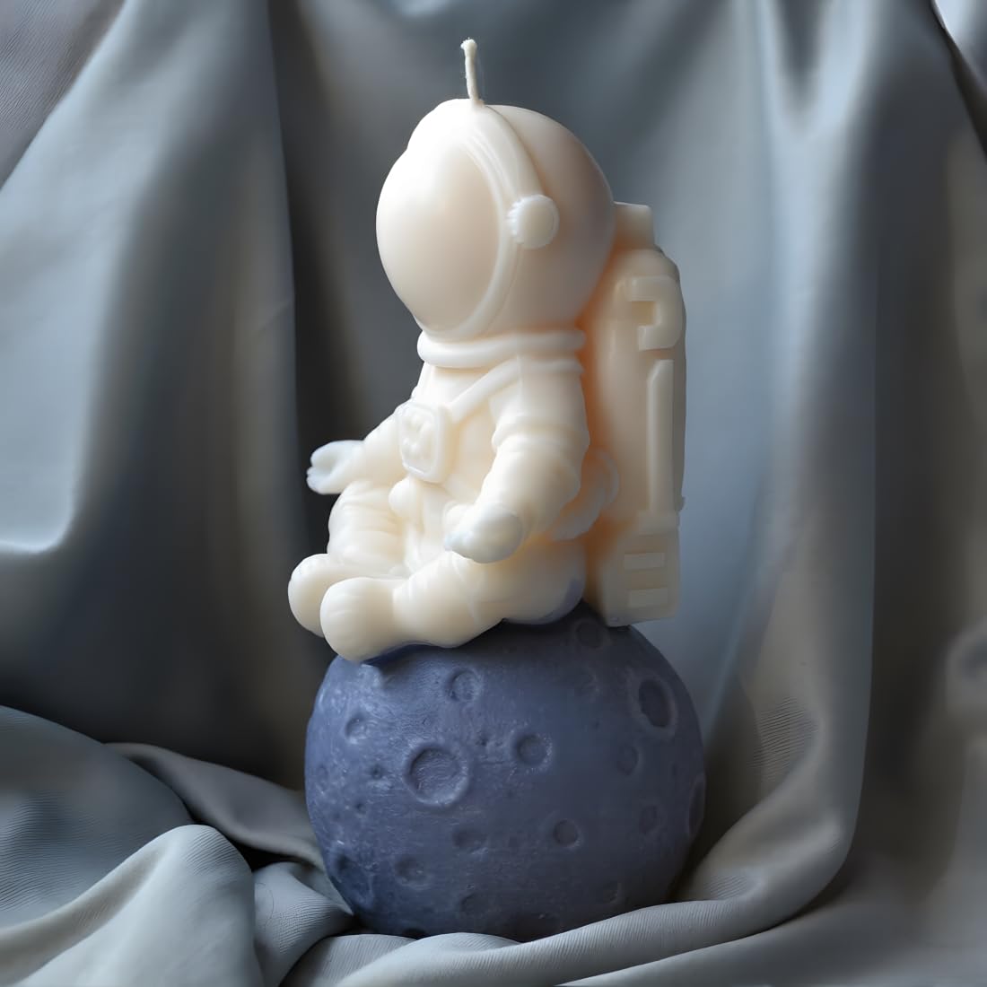 Medytujący Astronauta na Księżycu – forma silikonowa do świec, mydła, żywicy i gipsu