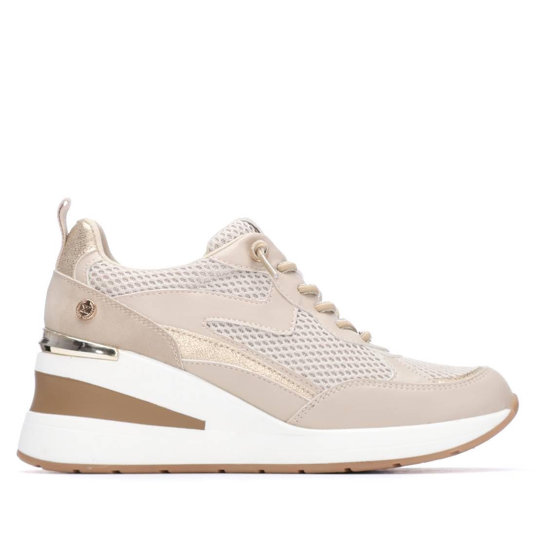 XTI - Zapatilla Mujer Beige - Calzado Cómodo y Versátil - Moda Casual - Modelo 14510105 (Talla 37)