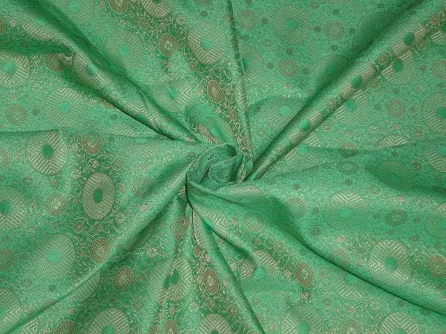 Tissu brocart de soie tournée vert pistache 44 pouces de large motif BRO387