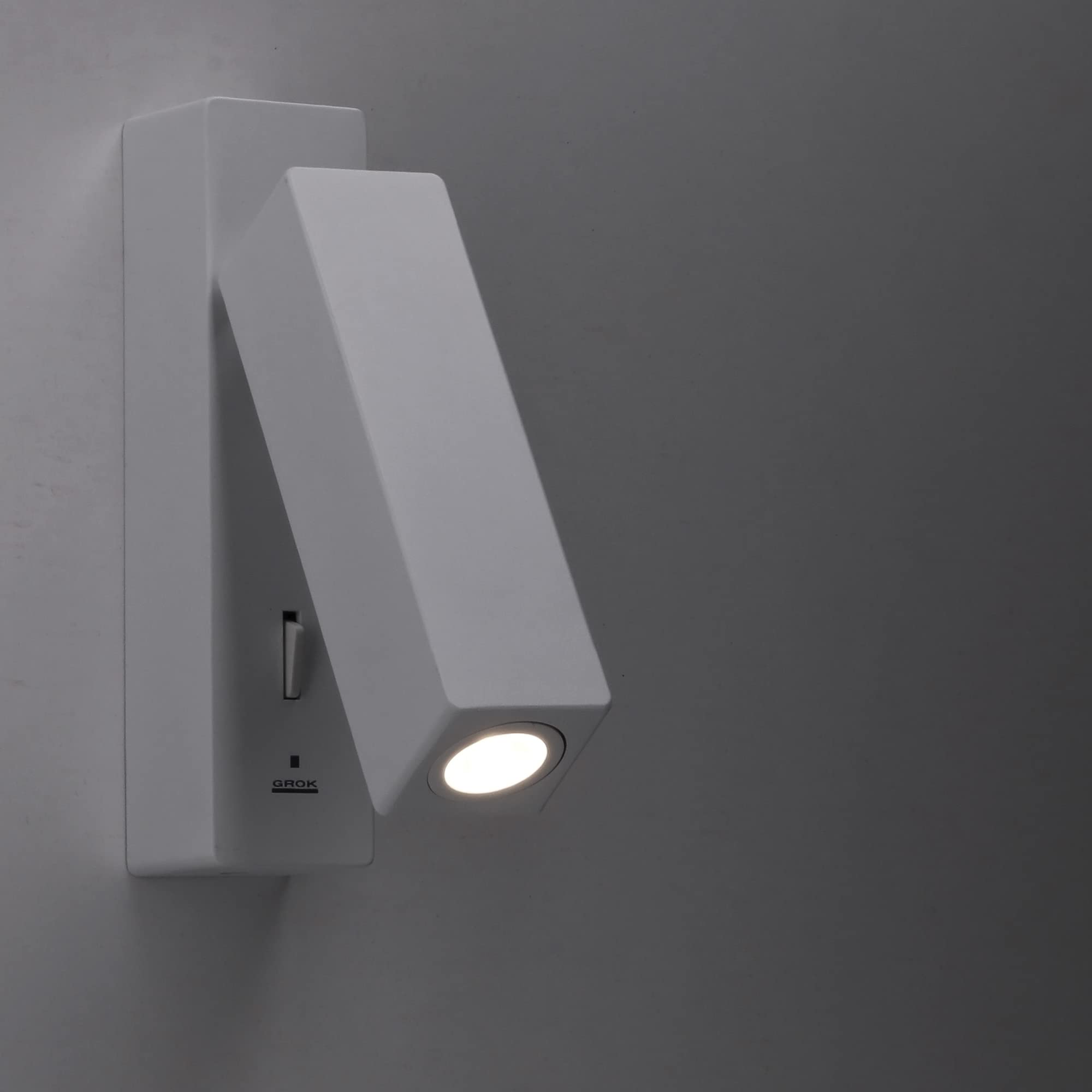 LEDS·C4 Luz de Lectura LED 3W 3000K Blanco, Ideal para Superficie, 108lm, Iluminación Interior Moderna, Eficiencia Energética, Diseño Compacto y Elegante