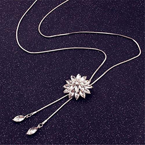 Collier bleu pendentif fleur avec chaîne réglable pour sublimer un décolleté - 5