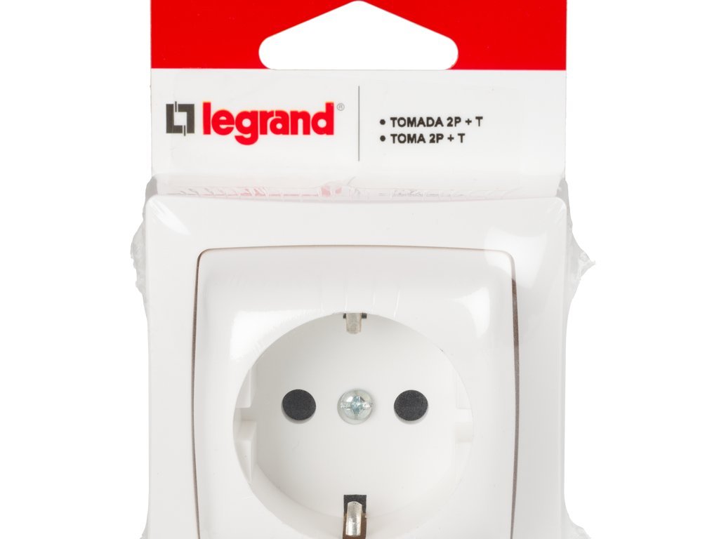 legrand 097380 Base di presa Montaggio su superficie, 3680 W, Bianco
