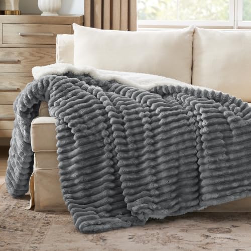 BEDSURE Sherpa Decke Kuscheldecke 150x200 - Warme Sofadecke, Grau | Dicke Wolldecke Flauschig, Geschenke für Frauen, Winterdecke für Couch, Schlafzimmer & Wohnzimmer,Waschbar