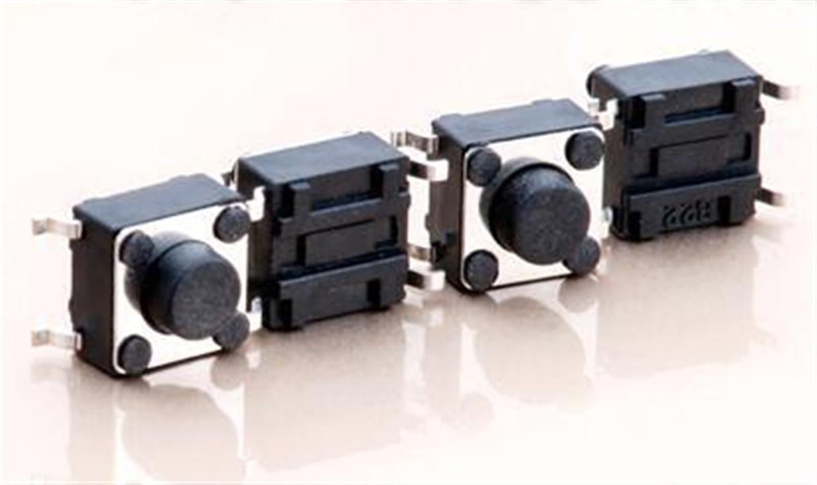 Interrupteur micro bouton poussoir tactile 6x6x6mm SMD 4 broches mini switch momentané