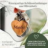 OLIQUE Schlüsselanhänger personalisiert, Olivenholz - Handgemachter Anhänger mit Gravur als individuelles Geschenk (Herz 3D)