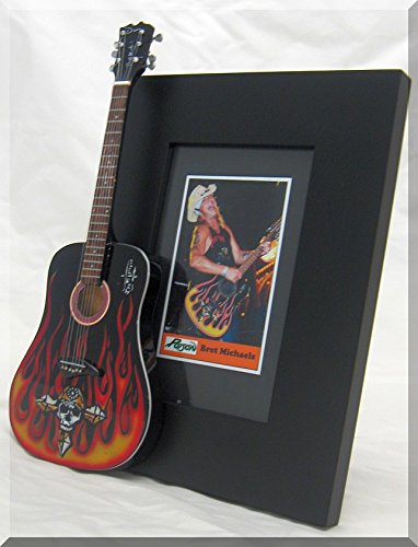 Bret Michaels Guitare Miniature Cadre Poison - Les Beatles, Paul McCartney, John Lennon, RIngo Starr, George Harrison Bret Michaels Guitare Miniature Cadre Poison – Image 3
