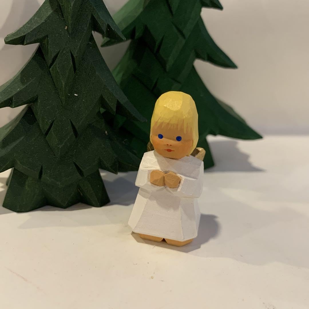 アトリエニキティキ   ドイツ　ハーン社　木彫り人形　座る天使　金髪または茶髪 ハーン 座る天使：座らせて飾る格調高い天使のお人形 | krtek