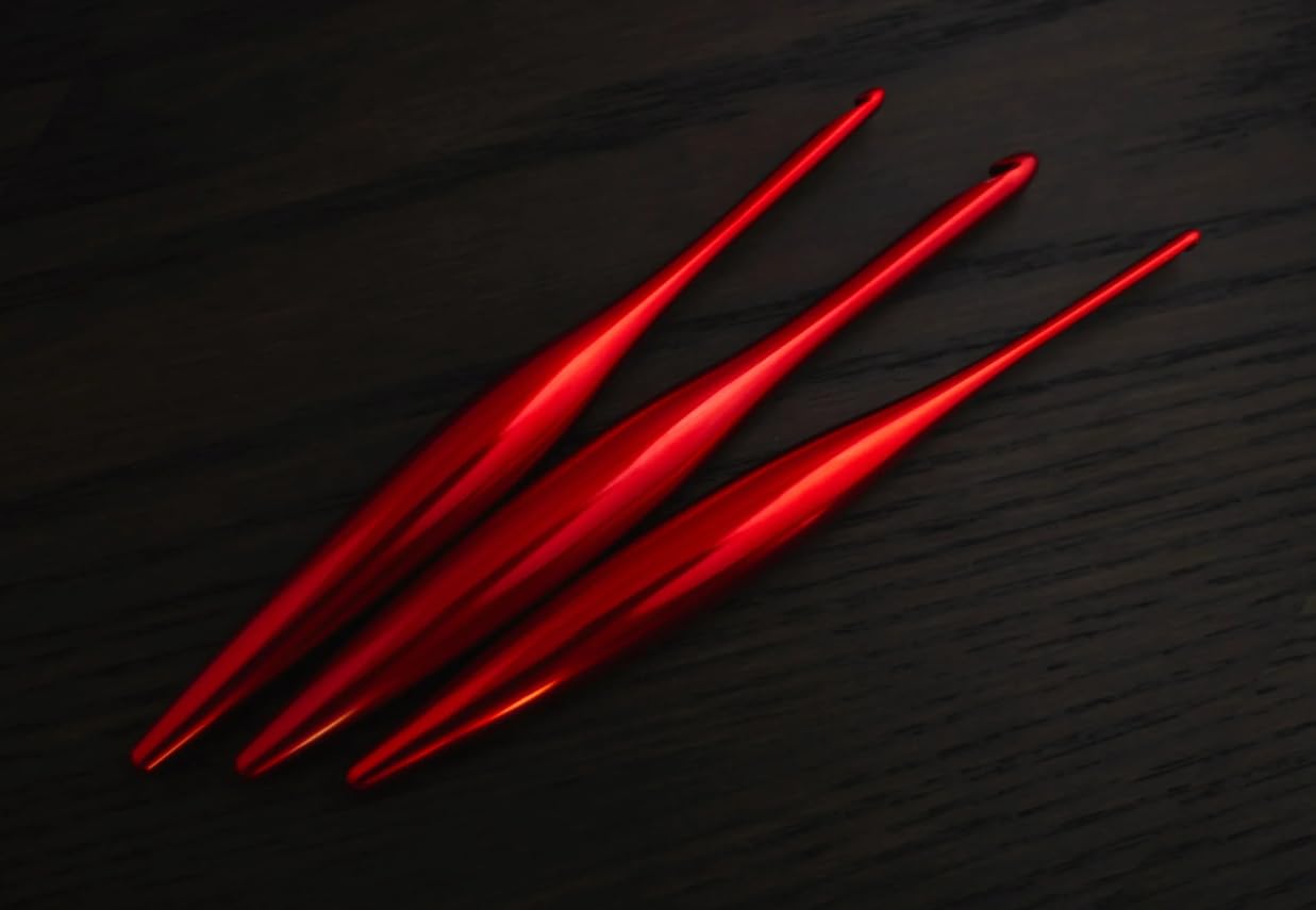 Amazon.com: Furls Crochet Hook, Limited Edition Red Streamline