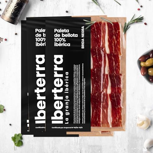Paleta de bellota 100% Ibérica con 28 meses de curación de 4,5 kg. Paleta loncheada a cuchillo, 14/15 sobres de 100 gramos con sus taquitos y los huesos cortados. Todos envasados en sobres de vacío.