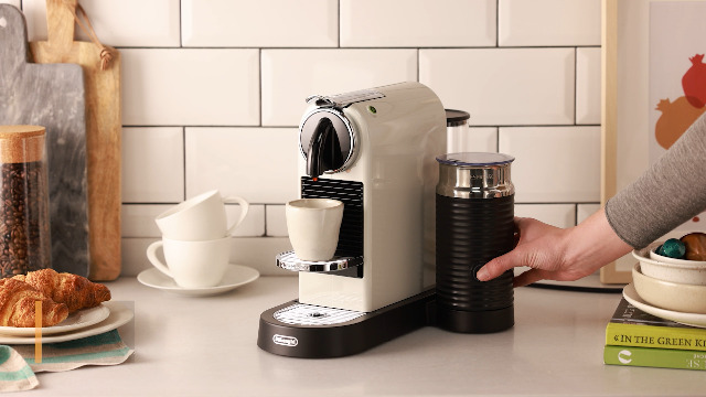 Nespresso Delonghi EN267 WAE Citiz Capsule Machine – 1 liters
