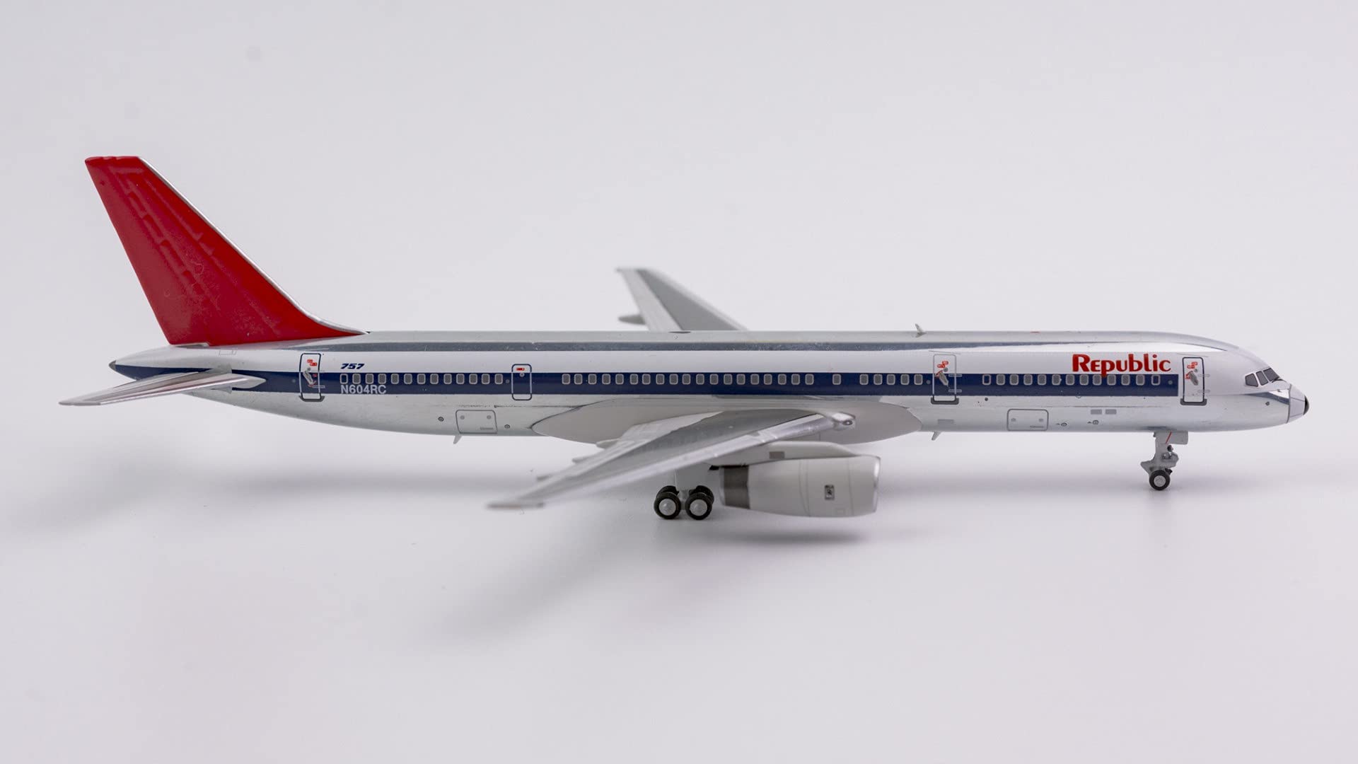 53035 Boeing 757-200 Republic Airlines NW Scheme; Polished; Red Tail N604RC Scale 1/400