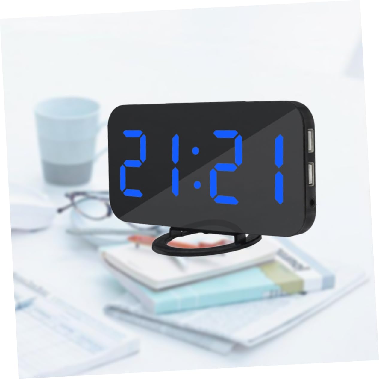 Amosfun Sveglia Digitale con Doppia Porta USB Display LED Grande e Luminoso Funzione Snooze e Dimmer Regolabile Superficie Specchio Stile Casuale