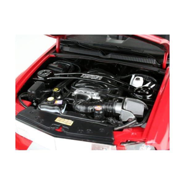 Revell Metall-Sammlermodell 09083 - '08 Shelby GT Convertible, rot im Maßstab 1:18 – Bild 6