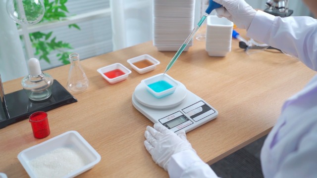 Image of Sherr 125 Pack 100ml Weigh Boats, Plastic Lab Scale Weighing Dishes