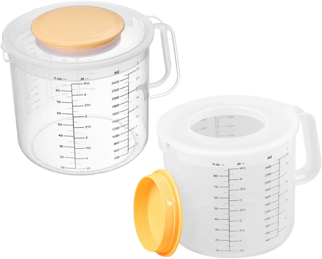 2pcs Measuring Beaker with Lid Large Capacity Mixing Bowl for Baking and Egg Beating Clear Plastic Graduated Pitcher with Handle and Spout for Precise Ingredient Measurement