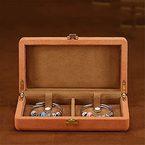 Présentation bijoux et montre pour une coiffeuse parfaitement rangée