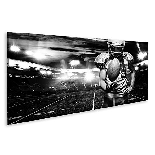 Primer cuadro sobre lienzo jugador de fútbol americano atleta en casco con pelota en el estadio foto en blanco y negro deportes papel pintado con C