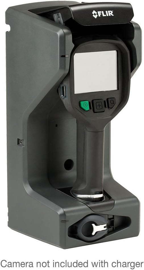 FLIR K45 termisk kamera placeret i sin opladningsdockingstation.