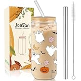 Design enchanteur pour Halloween: ajoutez une touche festive à vos boissons avec notre adorable verre sur le thème d'Halloween! Il est orné de motifs festifs tels que des fantômes et des esprits blancs, des chauves-souris noires, des citrouilles orange, des lunes jaunes et des fleurs roses. Juste ce qu'il faut de charme d'Halloween: pas trop effrayant, juste délicieusement saisonnier!