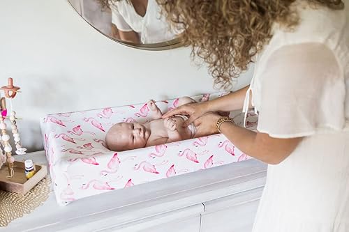 Miniatura 5 de Flamingo - Funda para cambiador, hecha de viscosa de bambú y elastano, se adapta a cambiador estándar, por Florida Kid Co.