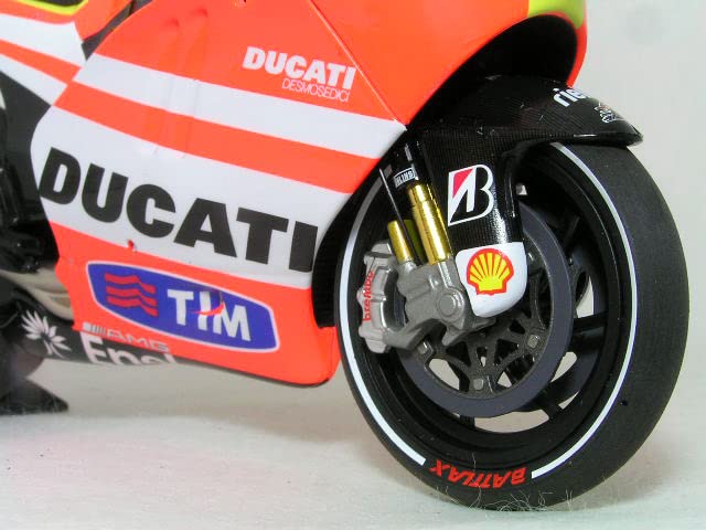 Amazon | 1/12 ドゥカティ デスモセデッチ GP11.1 / バレンティーノ