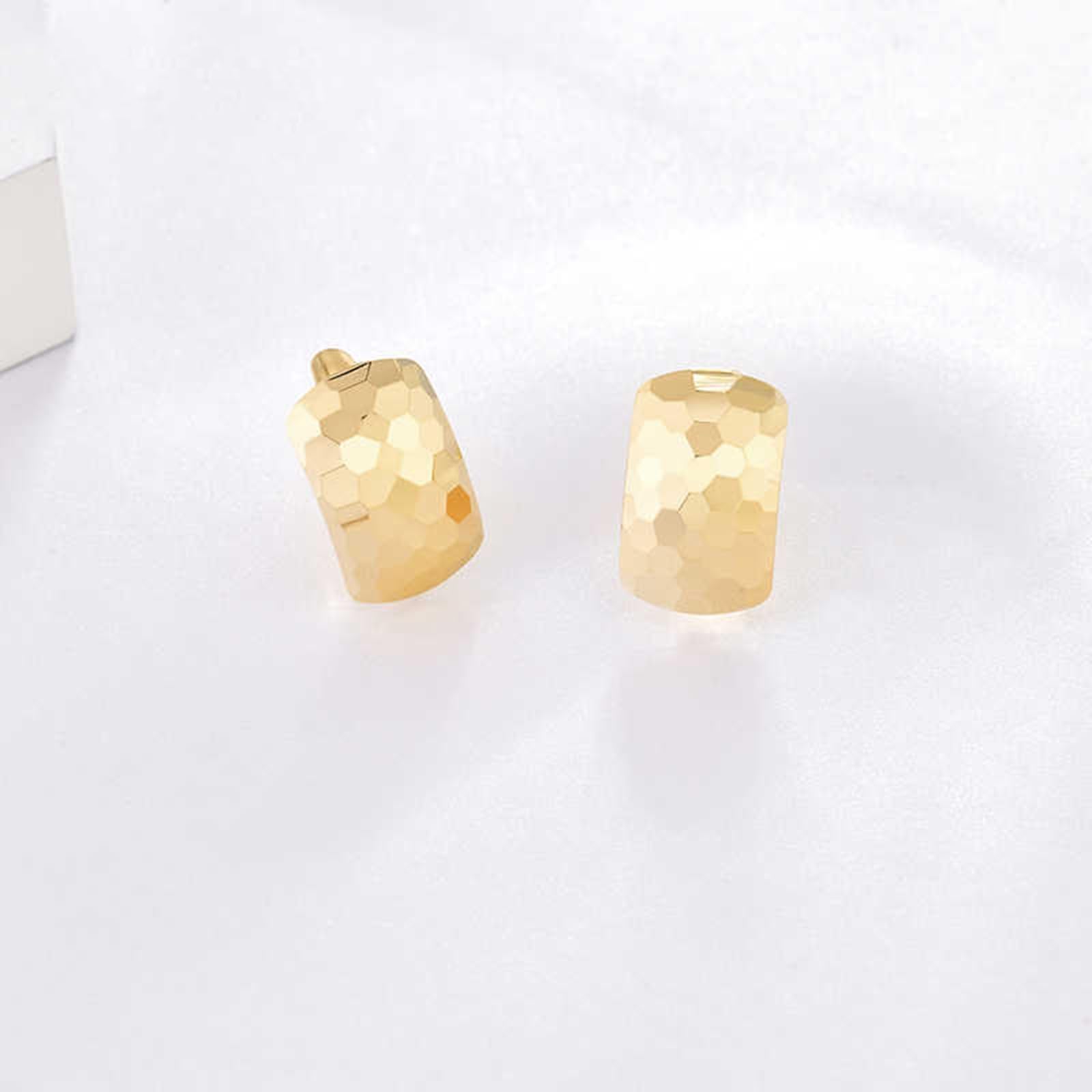 Pendientes de aro dorados pequeños de oro amarillo con patrón de panal, aretes amarillos para mujer