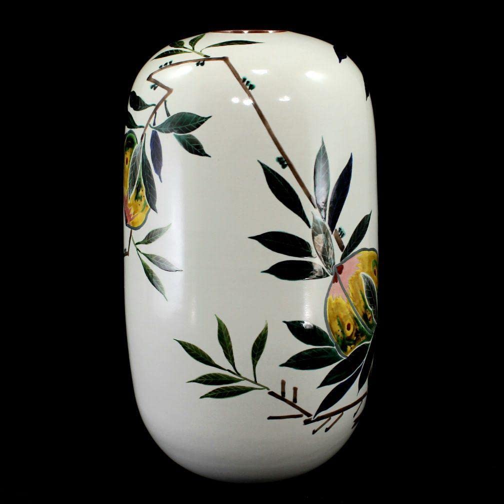 青九谷釉彩桃之図花瓶　梶本太衛　造　九谷正峰　9号花瓶　工芸品　共箱・陶歴説明付 Amazon.co.jp: 青九谷釉彩桃之図花瓶 梶本太衛 造 九谷正峰 9号花瓶