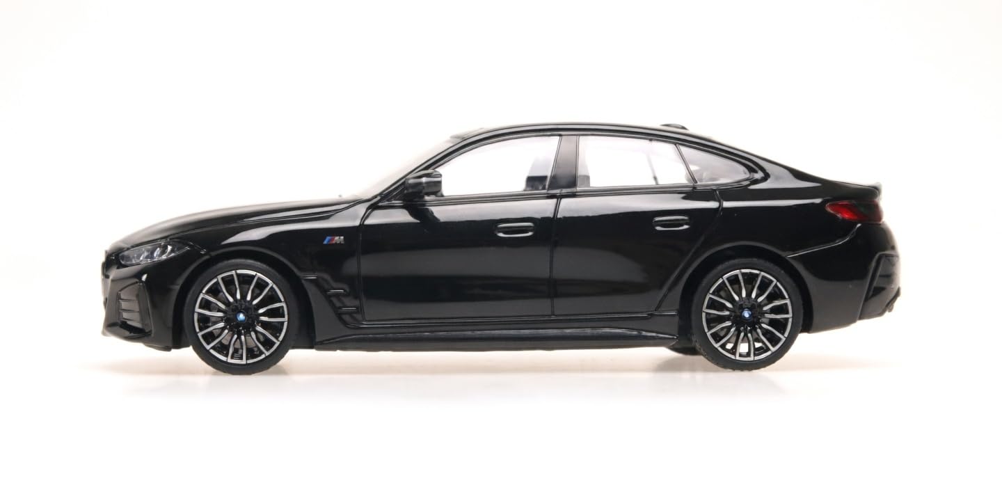 Minichamps 410024002 - i4 M50 Black Metallic 2023 - Maßstab 1/43 - Modellauto