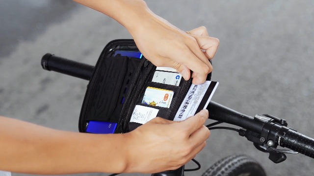 DUNLOP クロスバイク 700c (スマホホルダー, 空気入れ, 盗難防止ロック)