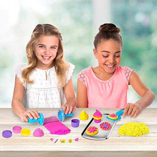 Kinetic Sand Bake Shoppe Playset with 0.45 kg of Kinetic Sand and 16 Tools and Moulds, for Ages 3 and Up