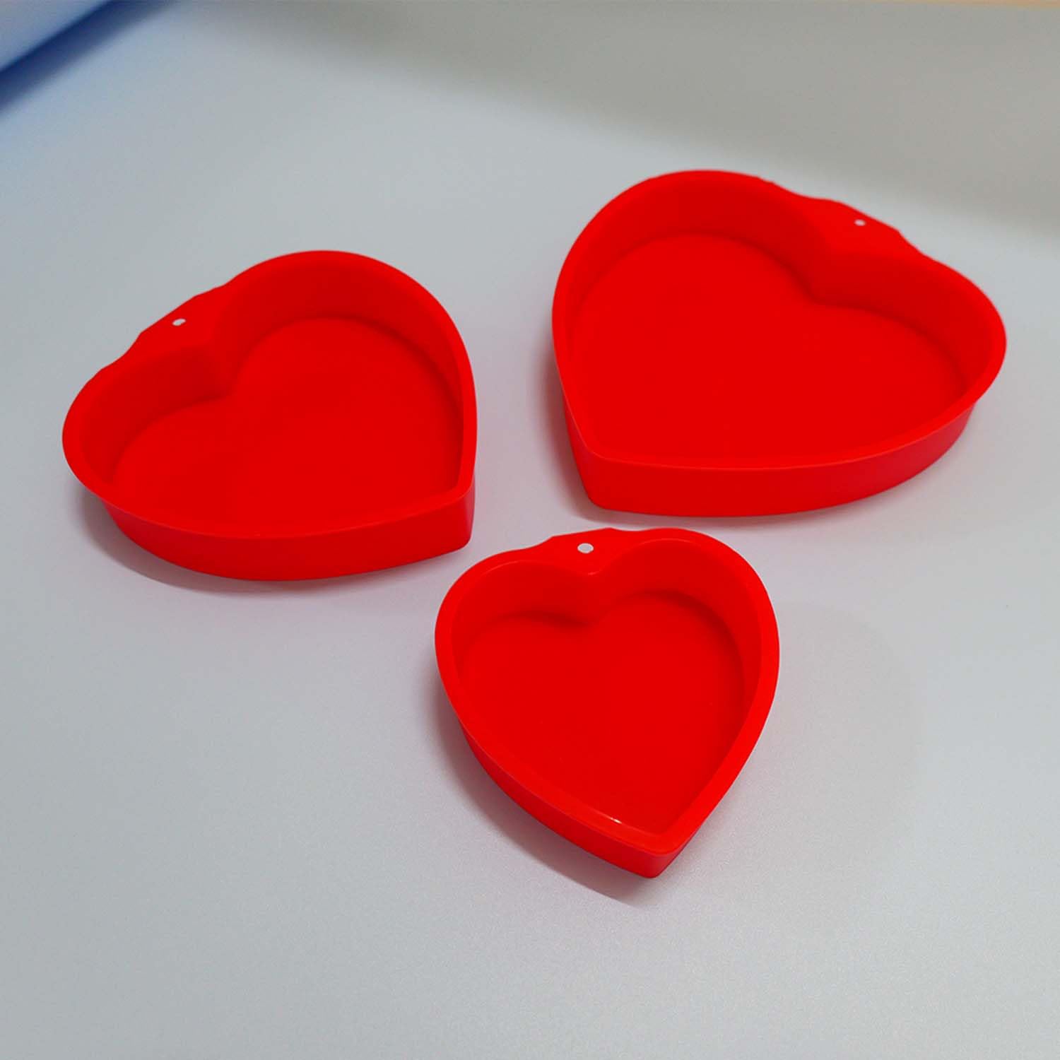 3 stampi in silicone a forma di cuore per la cottura di San Valentino a forma di cuore, stampi per torte a forma di cuore (rosso, 10,2 cm, 15,2 cm, 20,3 cm)