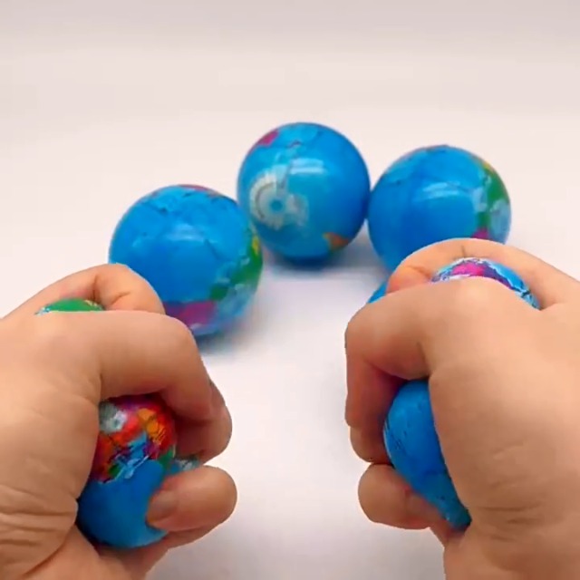 Balle anti-stress enfant : utile ou gadget à l'école