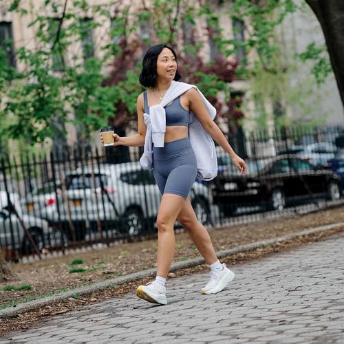 Image of Saucony Women's Hurricane 24 Sneaker