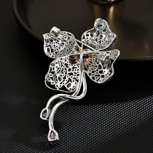 Broche de mariposa morada para lucir en bodas de tarde y cenas de gala 6