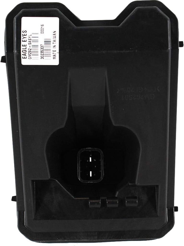 CarLights360 For Chevy MalibuTail Light Connector Plate 1997-2003 Driver Side GM2817102 | 15894729