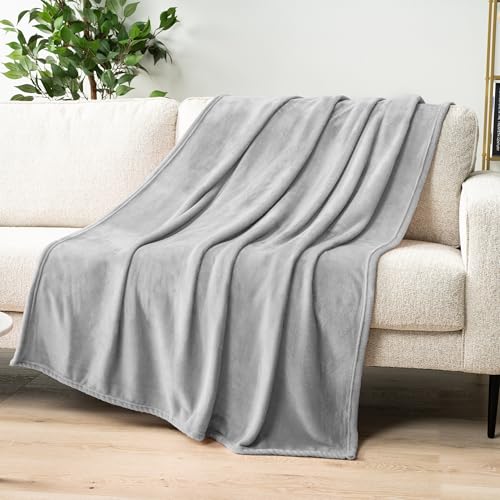 PAVILIA Light Grey Fleece Throw Blanket for Couch, Silver Super Soft Fuzzy Flannel Throw for Sofa, Luxury Plush Microfiber Bed Blanket, Cozy Home Decorative Velvet Gift Blanket, 50x60 by PAVILIA - Used condition - Image 3