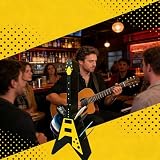 UZYXC 1 dekoracyjny uchwyt na gitarę elektryczną (żółty/czarny), metalowa dekoracja i organizer na do 10 kostek, wysokiej jakości przedmiot kolekcjonerski i prezent dla gitarzystów i fanów muzyki