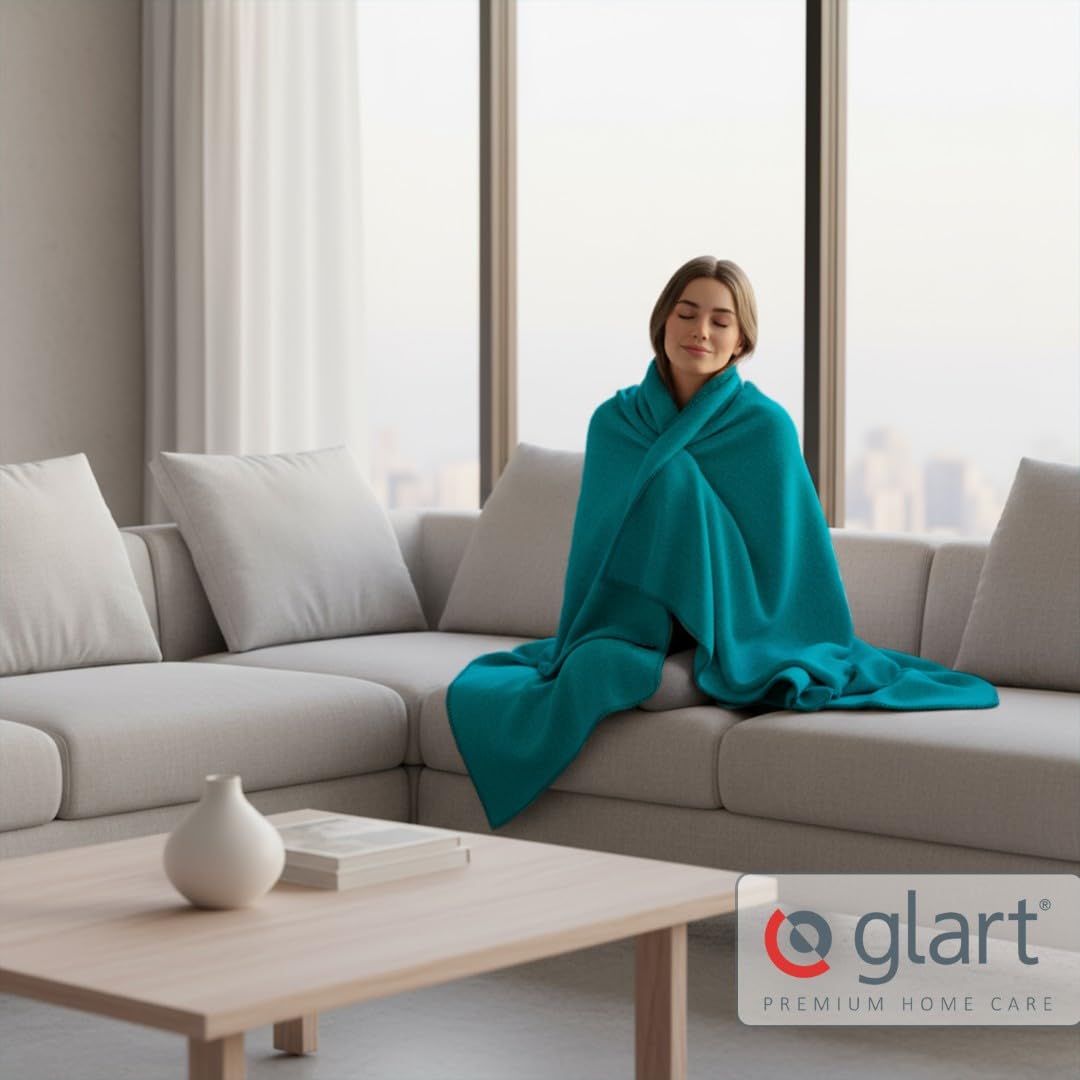 Glart Uni-Kuscheldecke in Petrol, 130x170 cm für Sofa & Couch, als Wohndecke, Tagesdecke oder Sofaüberwurf, extra flauschig & warm
